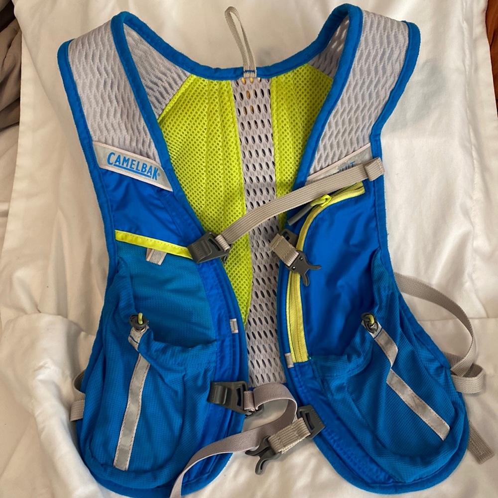 Camelbak circuit vest blue and green